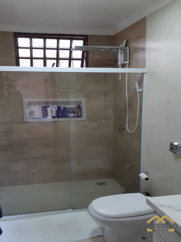 Casa à venda com 3 quartos, 300m² - Foto 18