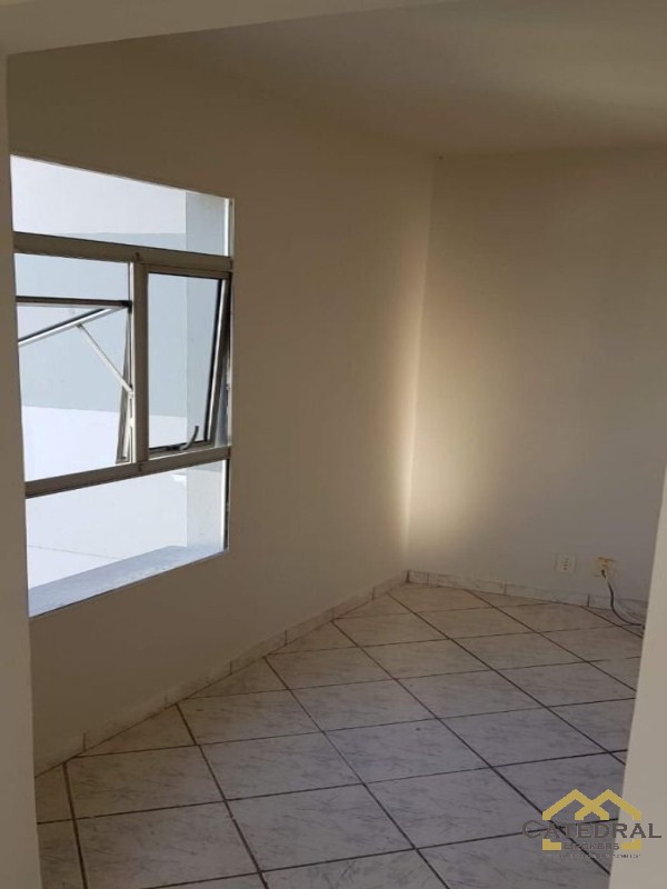 Apartamento à venda com 2 quartos, 61m² - Foto 2