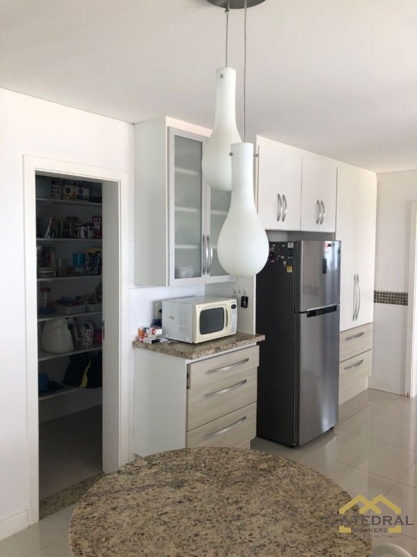 Casa à venda com 3 quartos, 360m² - Foto 9