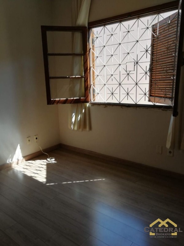 Casa à venda com 3 quartos, 298m² - Foto 6