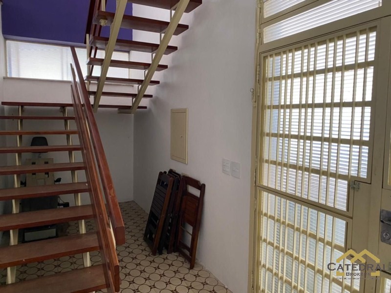 Casa à venda com 3 quartos, 800m² - Foto 9