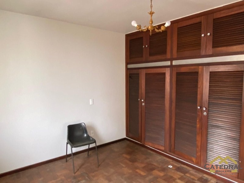 Casa à venda com 3 quartos, 800m² - Foto 6