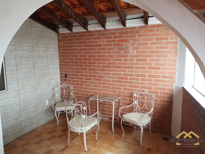 Casa à venda com 3 quartos, 600m² - Foto 3