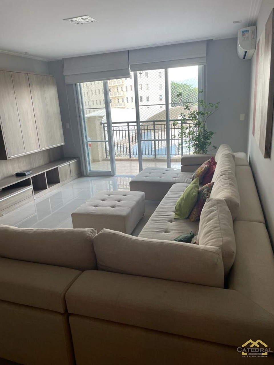 Apartamento à venda com 3 quartos, 157m² - Foto 1