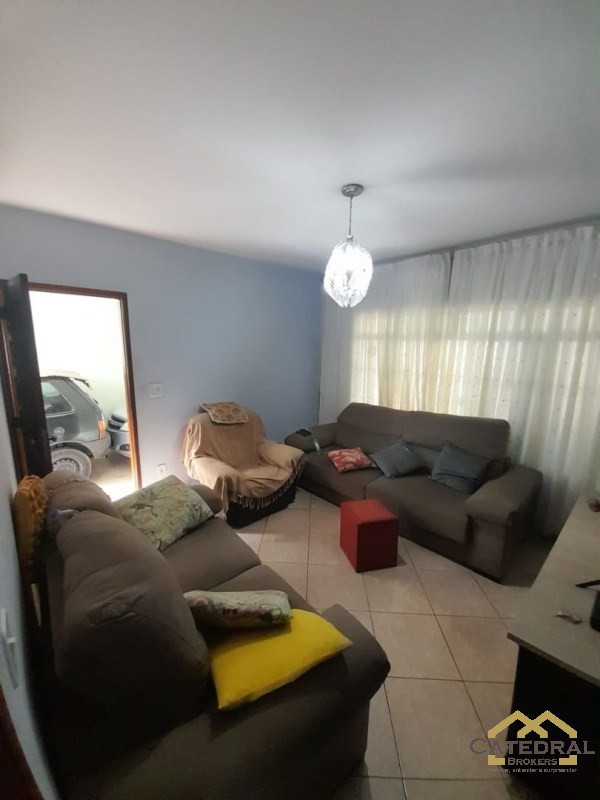 Casa à venda com 4 quartos, 250m² - Foto 2