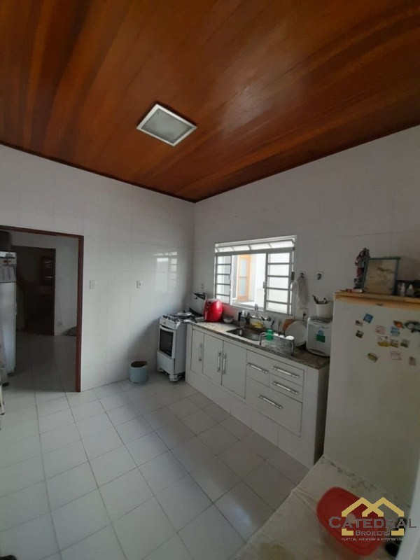 Casa à venda com 1 quarto, 93m² - Foto 8