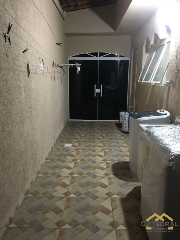 Casa à venda com 2 quartos, 250m² - Foto 10