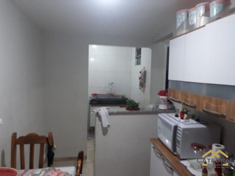 Casa à venda com 2 quartos, 90m² - Foto 8