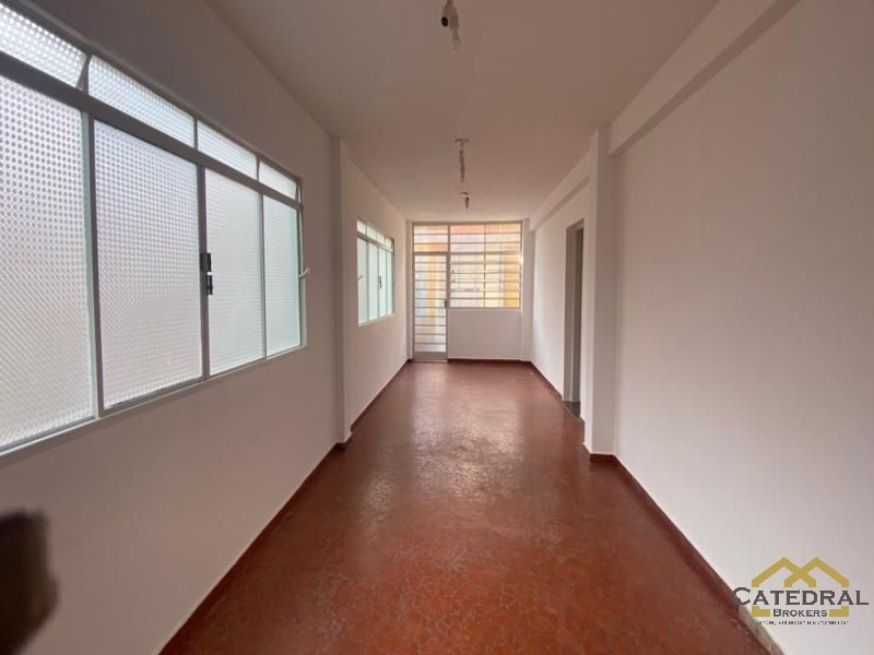 Casa à venda com 3 quartos, 500m² - Foto 3