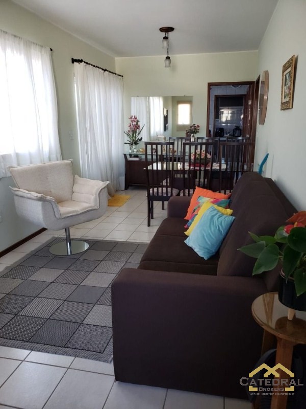 Casa à venda com 3 quartos, 250m² - Foto 1