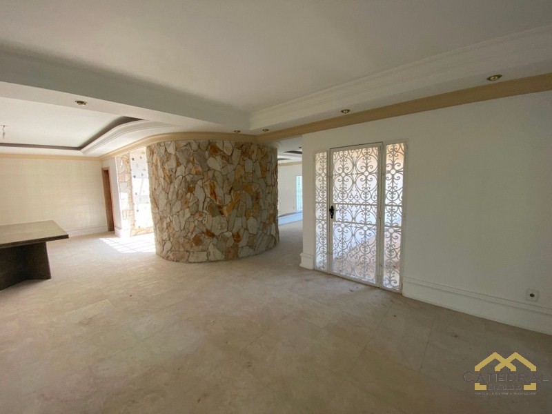 Casa à venda com 4 quartos, 6100m² - Foto 1