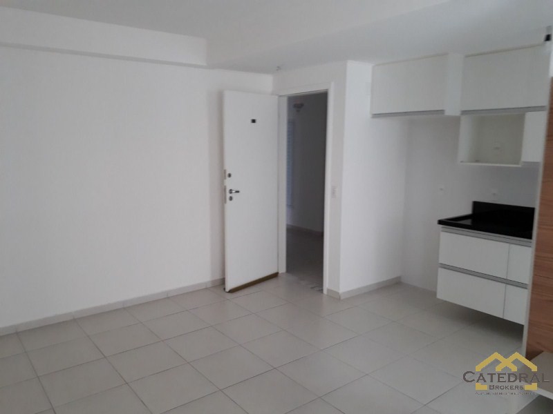 Apartamento à venda com 2 quartos, 66m² - Foto 3