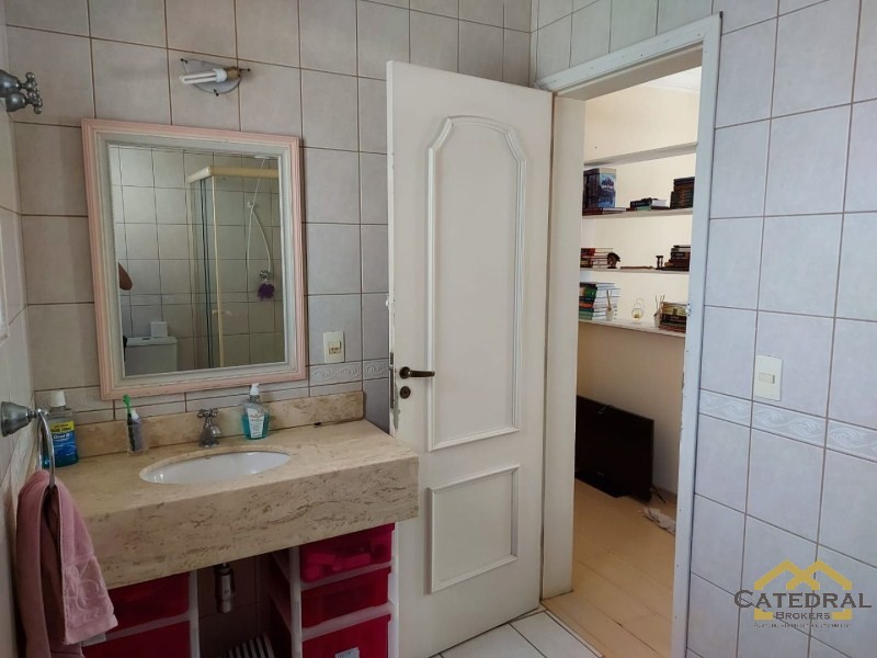 Casa à venda com 3 quartos, 500m² - Foto 10