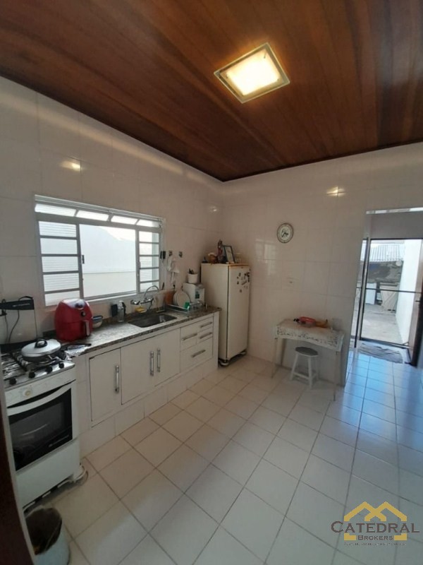 Casa à venda com 1 quarto, 93m² - Foto 2