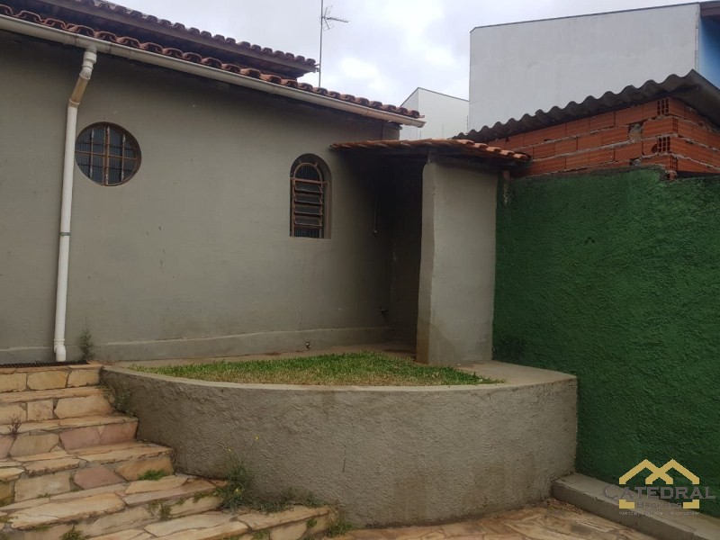 Casa à venda com 3 quartos, 600m² - Foto 14