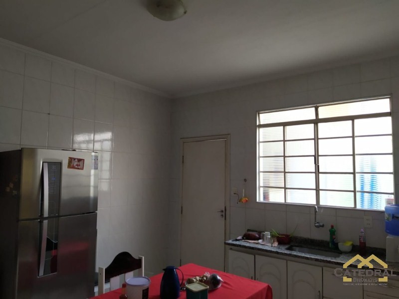 Casa à venda com 4 quartos, 248m² - Foto 29