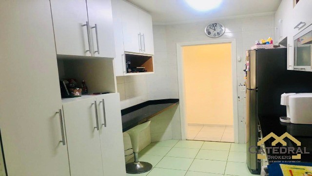 Apartamento à venda com 2 quartos, 66m² - Foto 10