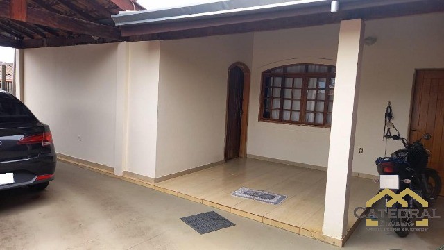 Casa à venda com 3 quartos, 174m² - Foto 2