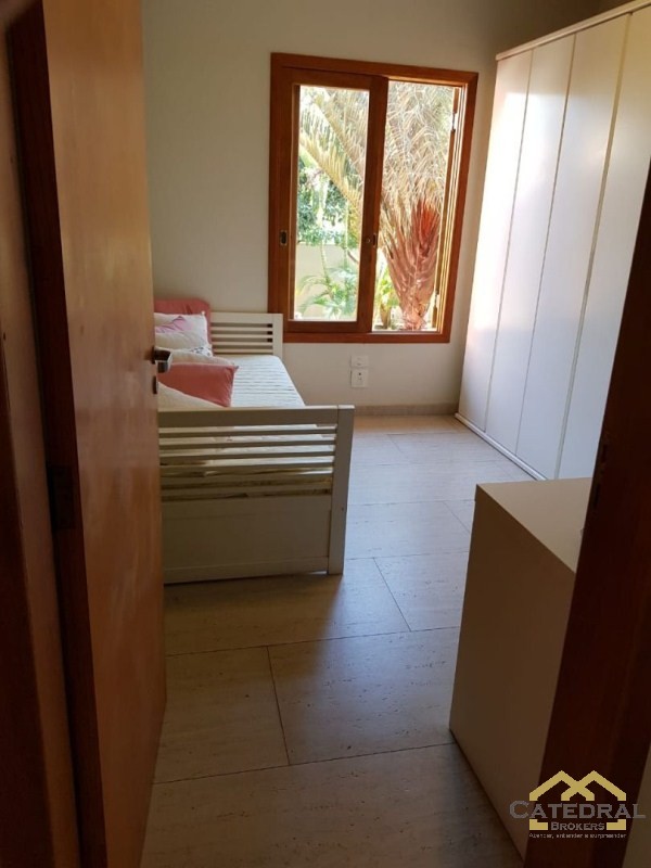 Casa à venda com 3 quartos, 1350m² - Foto 14