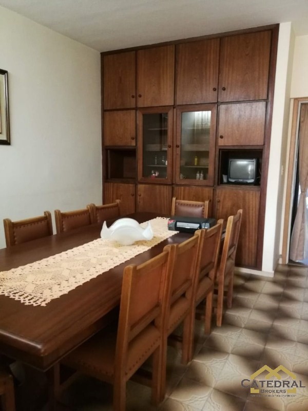 Casa à venda com 3 quartos, 298m² - Foto 4