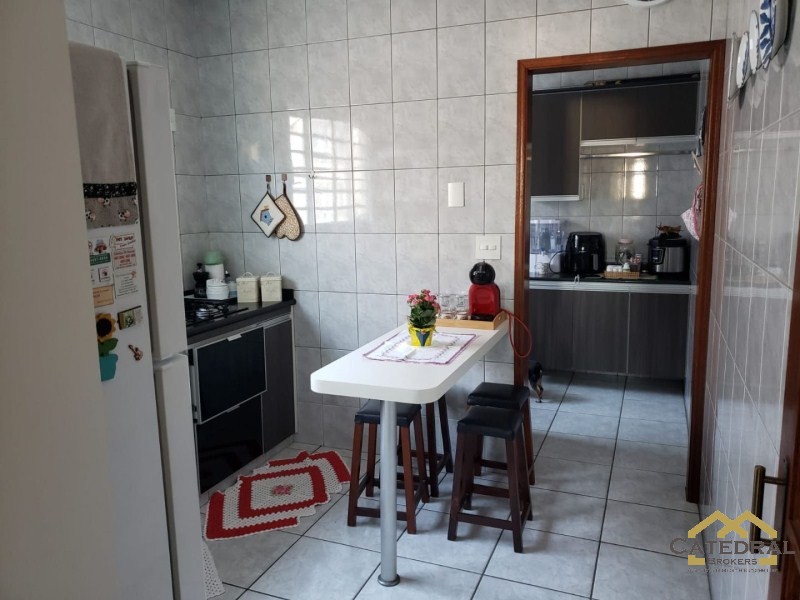 Casa à venda com 3 quartos, 250m² - Foto 3