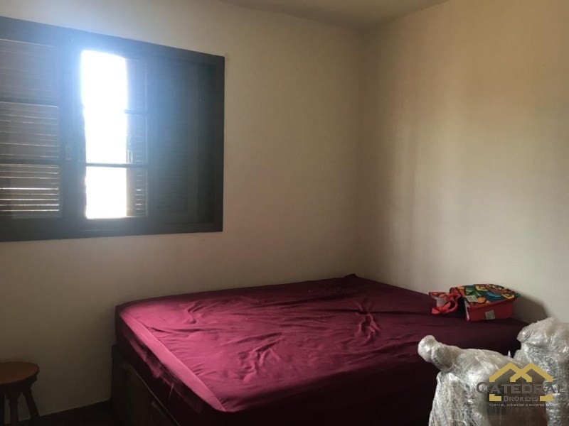 Casa à venda com 3 quartos, 250m² - Foto 14