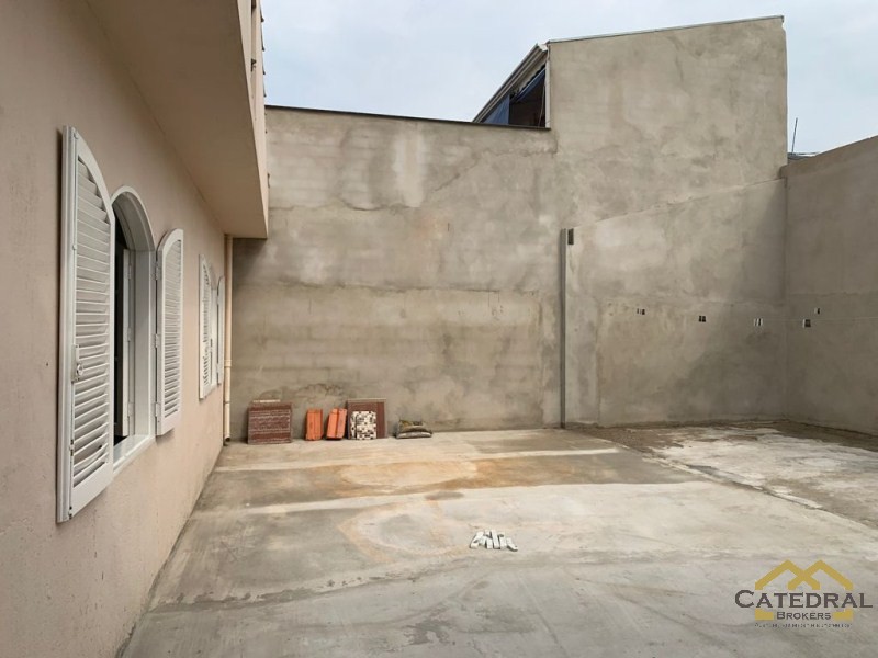 Casa à venda com 2 quartos, 250m² - Foto 8