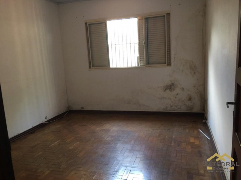 Casa à venda com 2 quartos, 250m² - Foto 1