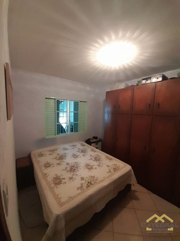 Casa à venda com 4 quartos, 250m² - Foto 6