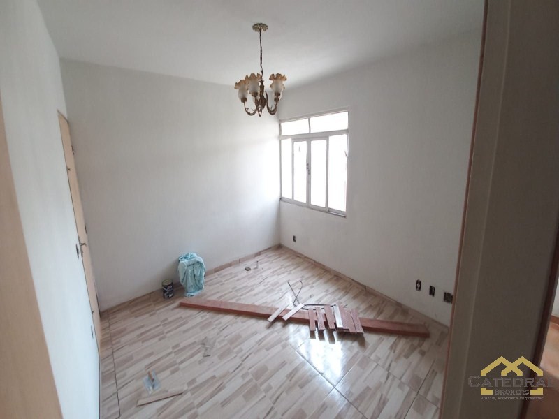 Casa à venda com 2 quartos, 318m² - Foto 14