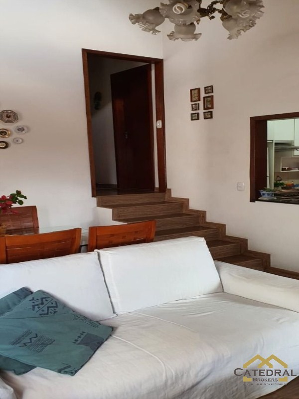 Casa à venda com 2 quartos, 250m² - Foto 8