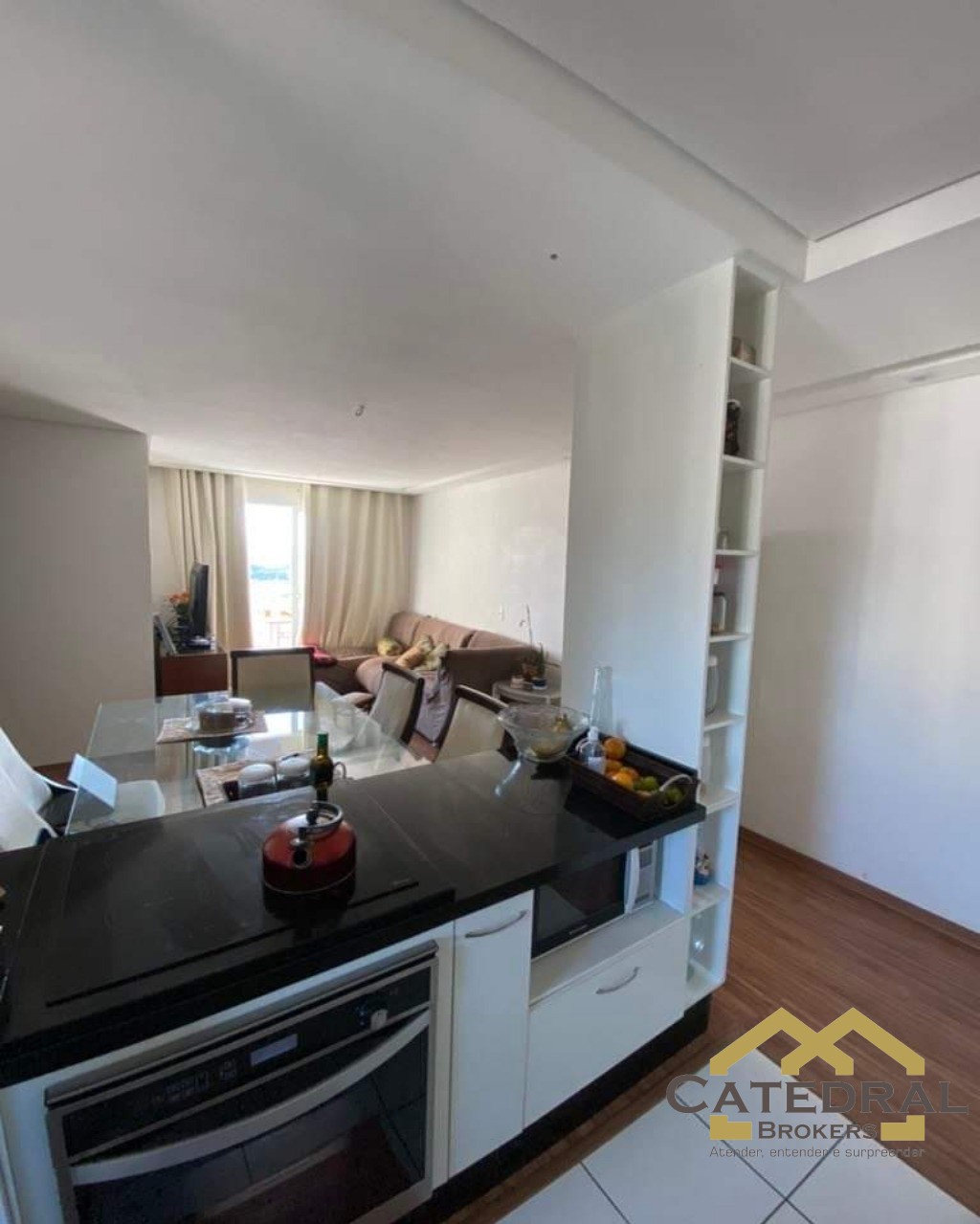 Apartamento à venda com 3 quartos, 73m² - Foto 2