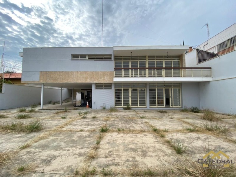 Casa à venda com 3 quartos, 800m² - Foto 12