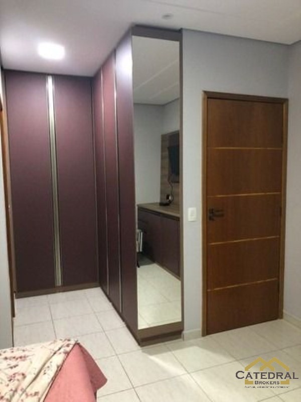 Casa à venda com 3 quartos, 250m² - Foto 8