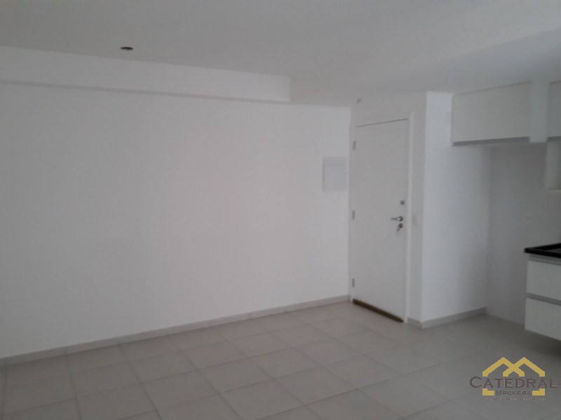 Apartamento à venda com 2 quartos, 66m² - Foto 4