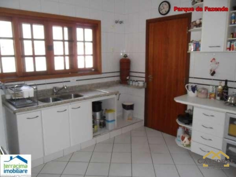 Casa à venda com 3 quartos, 1100m² - Foto 19