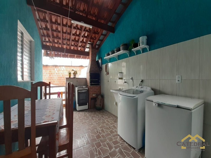 Casa à venda com 4 quartos, 124m² - Foto 2