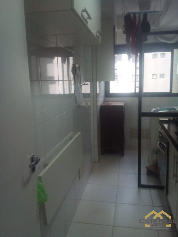 Apartamento à venda com 3 quartos, 77m² - Foto 9