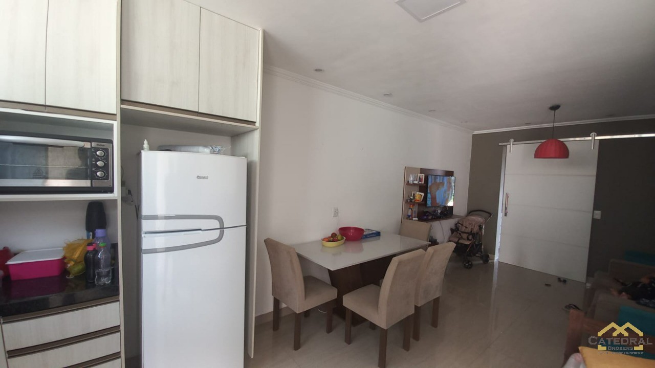 Casa à venda com 2 quartos, 170m² - Foto 5