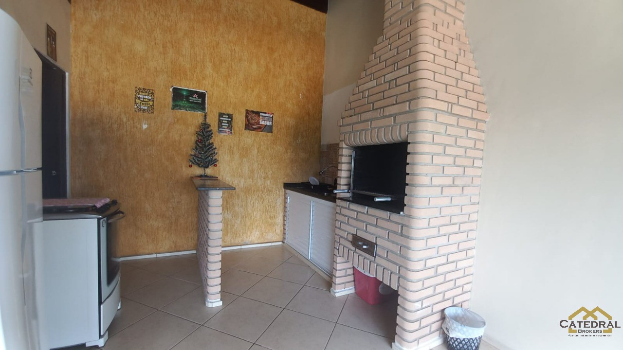 Casa à venda com 2 quartos, 170m² - Foto 3