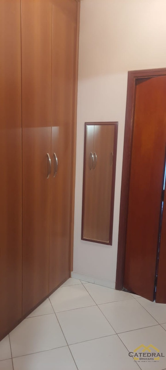 Casa à venda com 3 quartos, 300m² - Foto 12