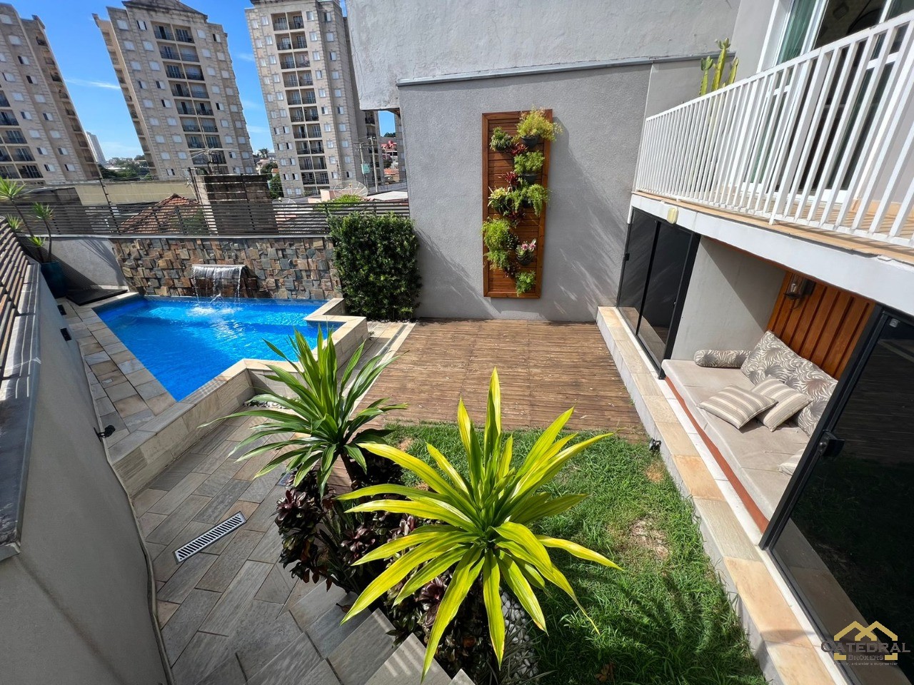 Casa para alugar com 3 quartos, 207m² - Foto 3