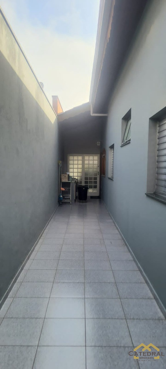 Casa à venda com 3 quartos, 300m² - Foto 18