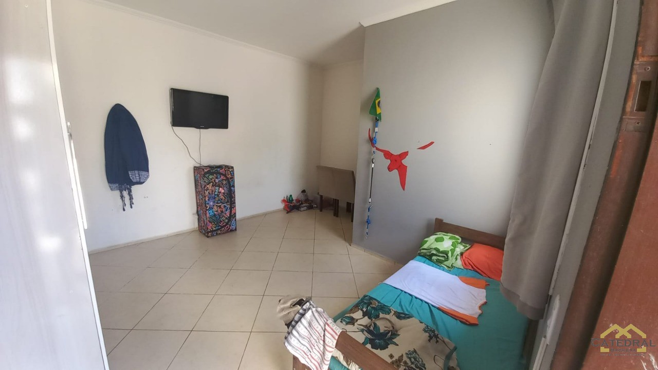 Casa à venda com 2 quartos, 170m² - Foto 7