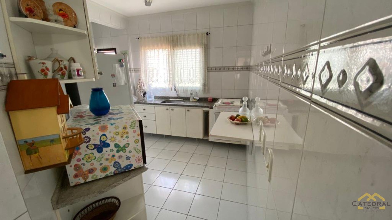 Apartamento à venda com 3 quartos, 125m² - Foto 2