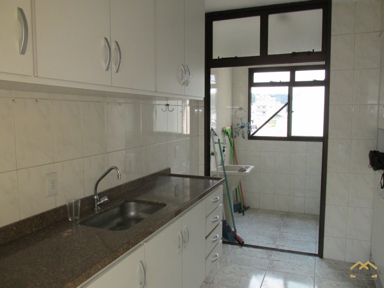 Apartamento à venda com 3 quartos, 75m² - Foto 8