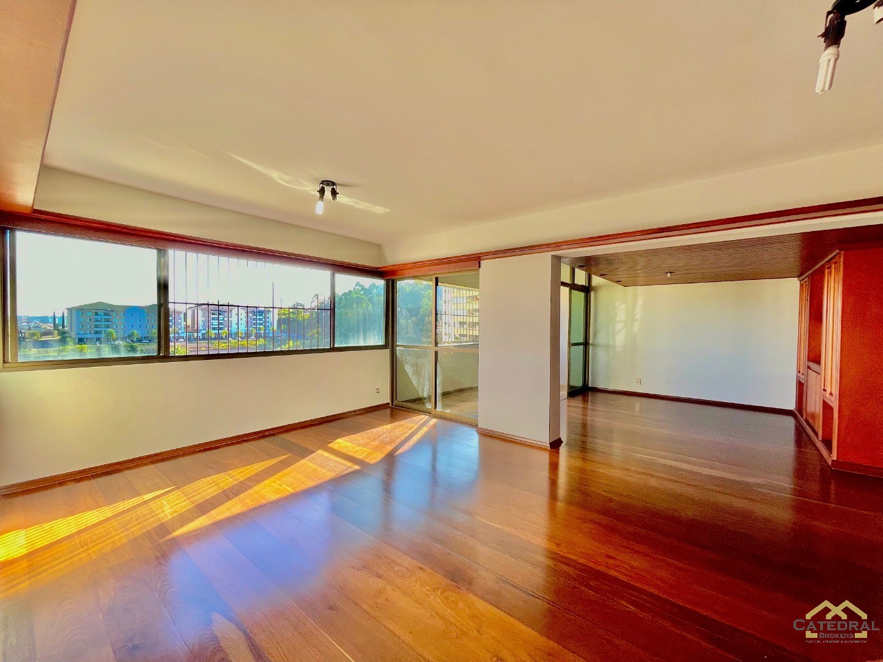 Apartamento à venda com 4 quartos, 214m² - Foto 8