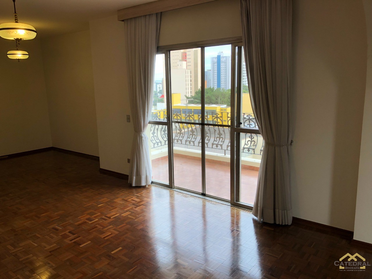 Apartamento à venda com 3 quartos, 190m² - Foto 7