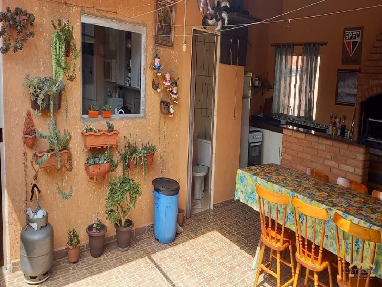 Sobrado à venda com 2 quartos, 227m² - Foto 1