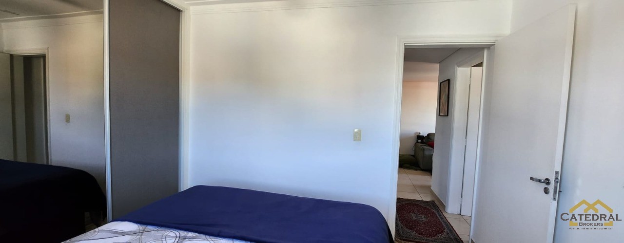 Apartamento à venda com 2 quartos, 75m² - Foto 13